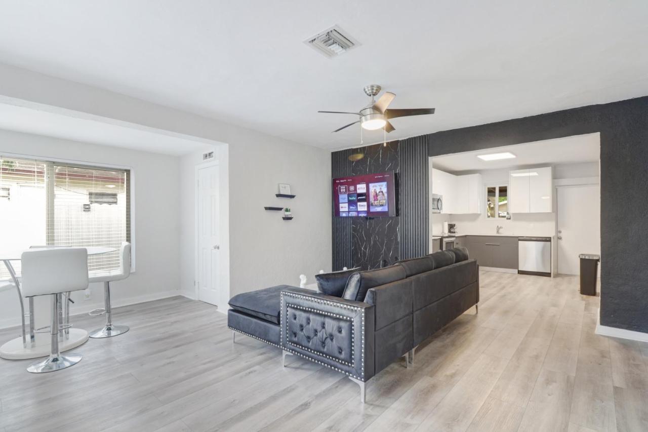 Spacious And Luxurious Home Centrally Located Between Miami And Ft. Lauderdale Miramar Eksteriør billede